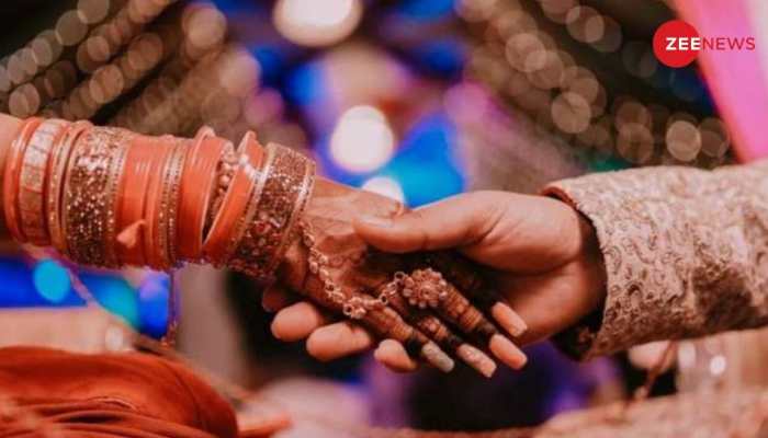 Groom Returns 25 Lakh Rupees Dowry, Sets Example Against The Dowry Tradition