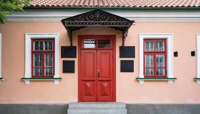 Vastu Tips For Home Entrance: How To Attract Positive Energy - 12 Points