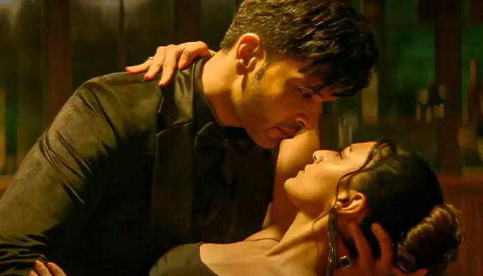 Love Adhura Review: Fans Praise Karan Kundrra's Sumit In The Romantic Thriller, Netizens Say 'Take A Bow' 