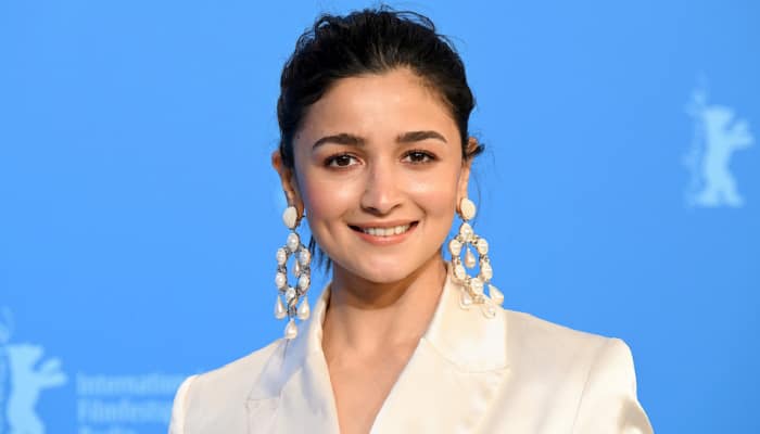 Alia Bhatt&#039;s No-Makeup Selfie Goes Viral, Fans Are Stunned 