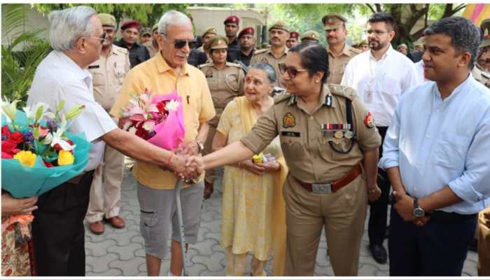 Lok Sabha Elections 2024: Noida Police Commissioner Honours Retired Military Officers, Elderly Voters 