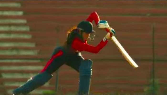 'Mr &amp; Mrs Mahi' Trailer Out: Janhvi Kapoor Shines As A Cricketer In The Trailer!