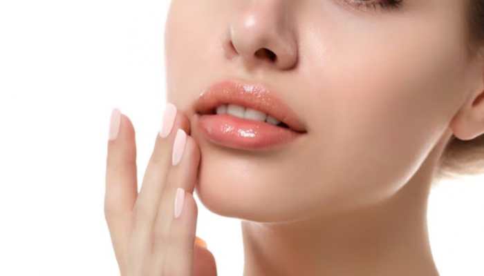 5 Hacks To Get Rid Of Pigmentation From Lips And Knuckles