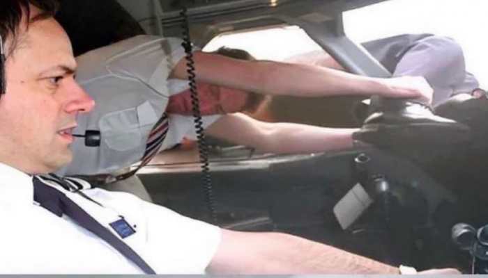 Pilot Of This Aeroplane Was Hanging Out Of Cockpit At 17,000 Feet; Know What Happened Next