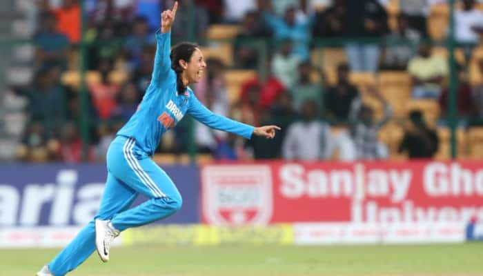 WATCH: Chinnaswamy Goes Crazy As Smriti Mandhana Grabs Her Maiden International Wicket During IND-W vs SA-W 2nd ODI