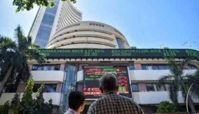 Sensex Closes Flat, Smallcap And Midcap Stocks Gain