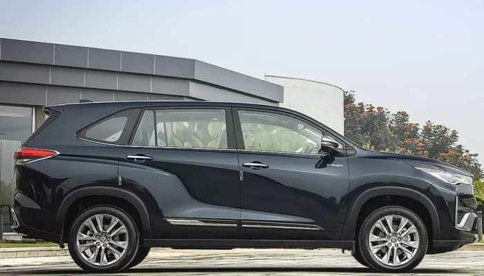 As Big As Toyota Fortuner: 23 kmpl Mileage, Big Sunroof &amp; What Not - Check Details