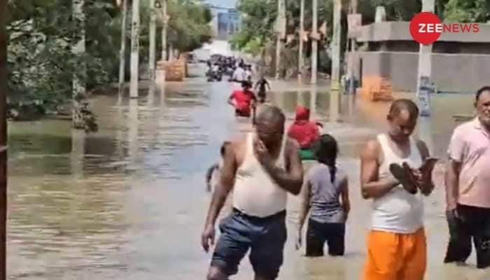 Delhi Floods: Munak Canal Breach Turns Bawana Residential Area Into A &#039;River&#039;