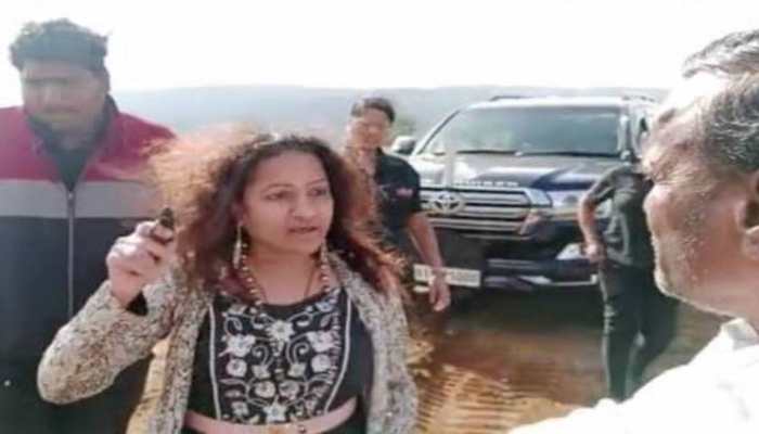 Manorama Khedkar: Another Controversial Video Of IAS officer Pooja Khedkar&#039;s Mother Goes Viral 