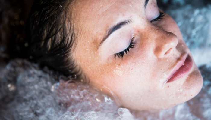 What Are The Benefits Of Ice Facials? How does It help With Puffy Eyes and acne Skin?