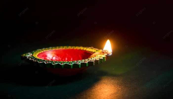 Deepak Jalane Ke Niyam: Light A Lamp In This Direction Of The House And You Will Remove All Problems