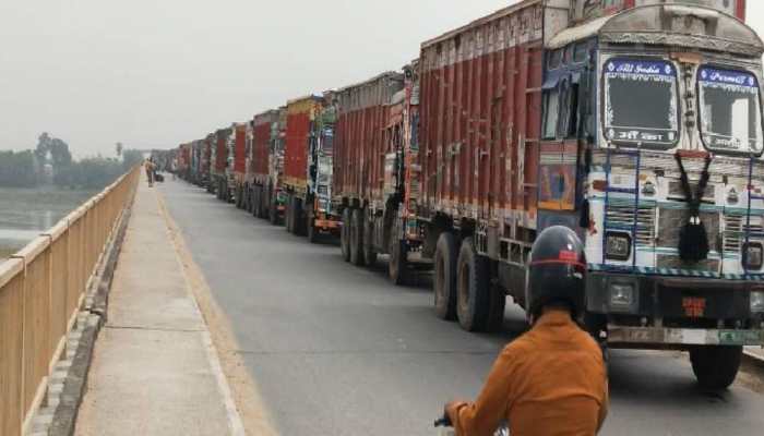 Ballia Truck Bribe Row: Salary Rs 50K Per Month... Incorme Rs 1.5 Cr... How Much &#039;Maaal&#039; Cops Were Making In On UP-Bihar Border