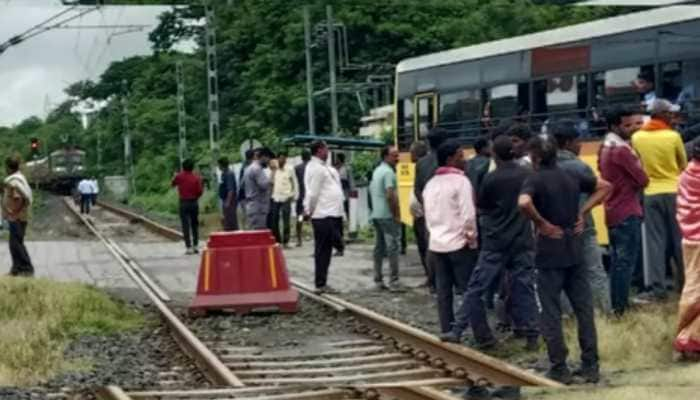 Heart-Stopping Narrow Escape! School Bus With 40 Students Stuck At Level Crossing In Nagpur