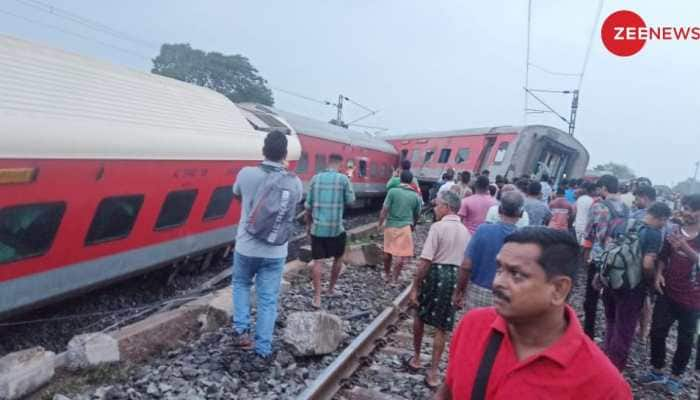 2 Killed, 20 Injured In Train Derailment Near Jharkhand&#039;s Chakradharpur 