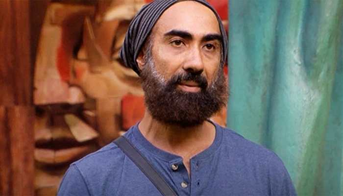 Bigg Boss OTT 3: Ranvir Shorey Takes A U-Turn, Appreciates Sana Makbul Over Her Win; Netizens Say 'Kya Palti Maari Hai' Bigg Boss OTT 3: Ranvir Shorey Takes A U-Turn, Appreciates Sana Makbul Over Her Win; Netizens Say 'Kya Palti Maari Hai'