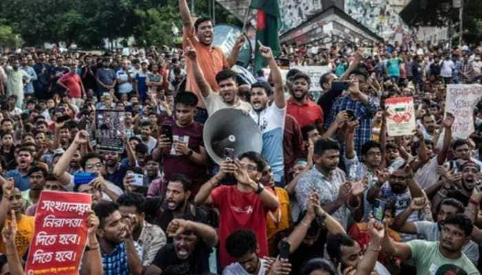 Hindus Rally In Bangladesh Amid Violence; Muhammad Yunus Condemns &#039;Heinous&#039; Attacks