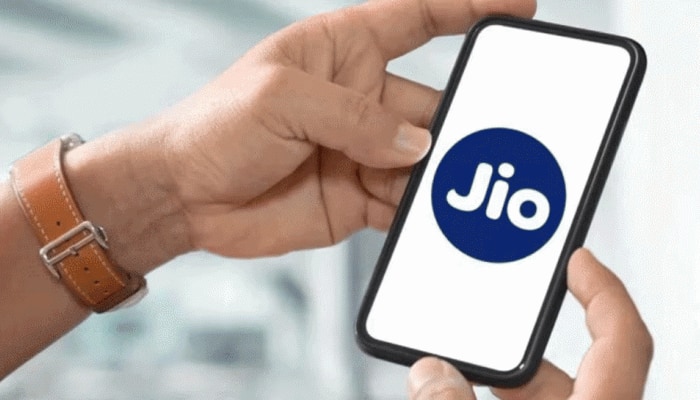 Reliance Jio Introduces International Roaming Packs For Several Countries With Unlimited Incoming SMS, Local Calls –Check Full Benefits