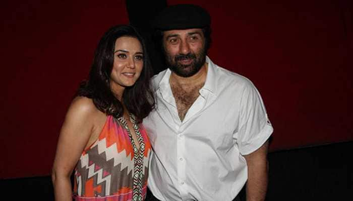 Sunny Deol And Preity Zinta Trolled For An Old Pan Masala Ad Along With Kids 