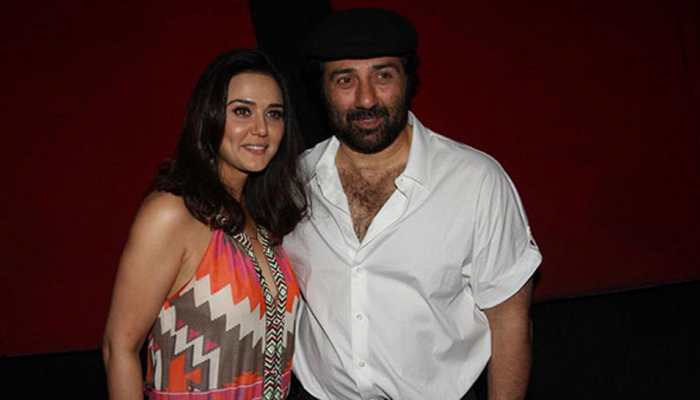 Sunny Deol And Preity Zinta Trolled For An Old Pan Masala Ad Along With Kids 