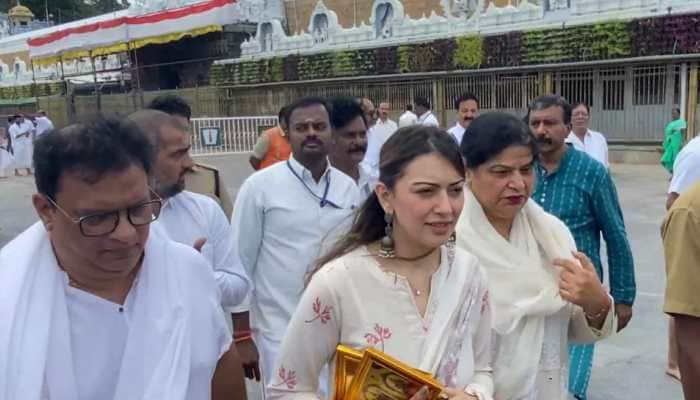 Hansika Motwani Visits Tirumala With Family To Seek Lord Balaji&#039;s Blessings