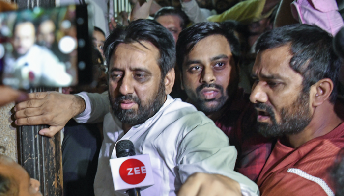 Decoding Delhi Waqf Board Case: Why AAP MLA Amanatullah Khan Is Under Scrutiny Decoding Delhi Waqf Board Case: Why AAP MLA Amanatullah Khan Is Under Scrutiny