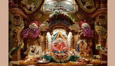 Shree Siddhivinayak Temple 2024 LIVE Streaming, Darshan: Get Bappa's Blessings!