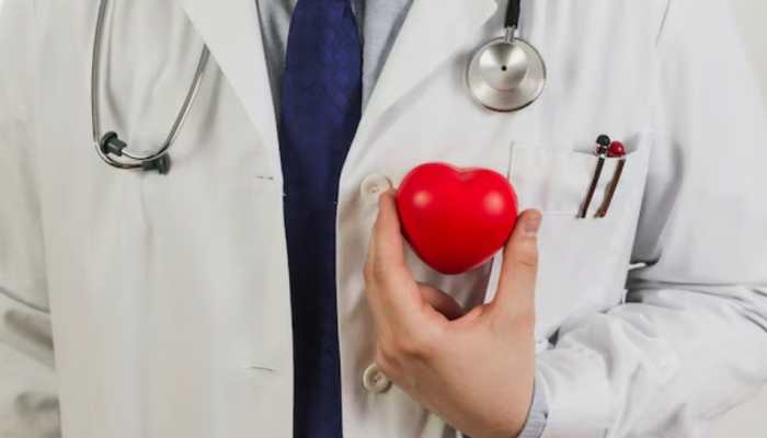 Early Signs Of Heart Disease: How To Spot Symptoms And Prevent It Naturally