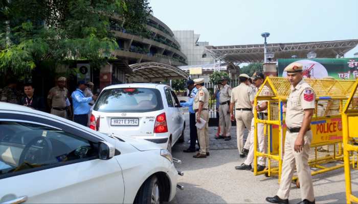 Delhi: Cops Seize E-Cigarettes Worth Over Rs 2 Crore, 8 Of 2 Inter-State Gangs Arrested Delhi: Cops Seize E-Cigarettes Worth Over Rs 2 Crore, 8 Of 2 Inter-State Gangs Arrested
