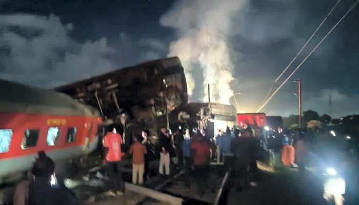 Tamil Nadu Train Accident: Mysuru-Darbhanga Express Train Collides With Goods Train, 19 Injured| Updates