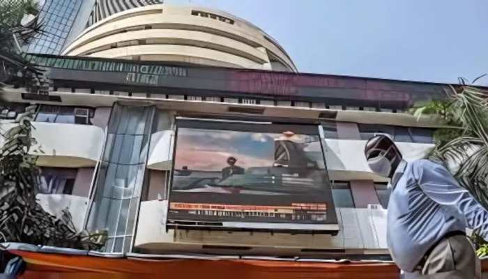Stock Market Highlights: Indian Markets End In Red, Auto And IT Stocks Under Pressure Stock Market Highlights: Indian Markets End In Red, Auto And IT Stocks Under Pressure