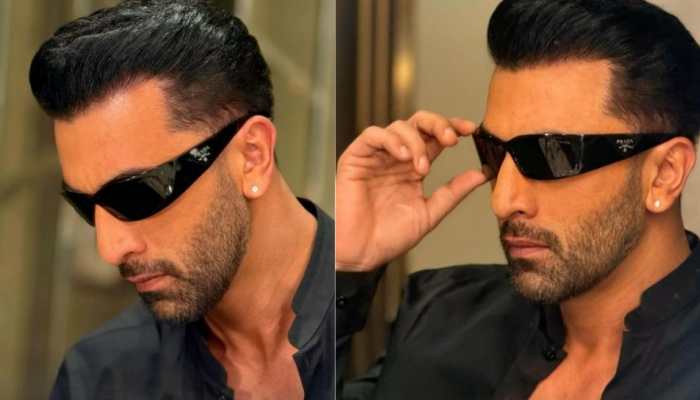Hotness Alert! Ranbir Kapoor's Dapper Look Breaks The Internet; 'For Dhoom 4' Hotness Alert! Ranbir Kapoor's Dapper Look Breaks The Internet; 'For Dhoom 4'