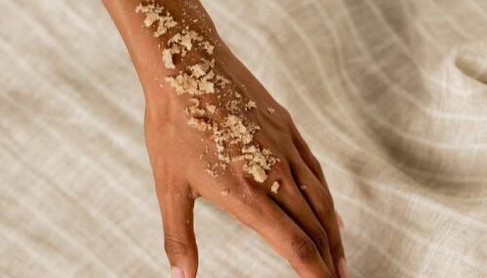 Say Goodbye to Dry Skin: Hydrating Body Scrub Say Goodbye to Dry Skin: Hydrating Body Scrub