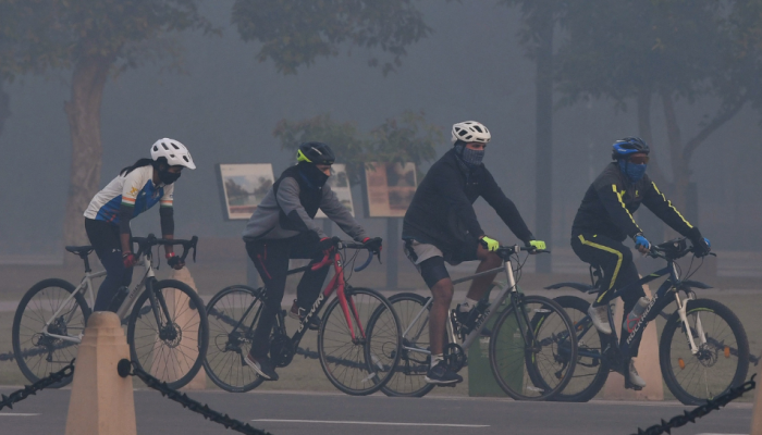 Delhi Chokes As AQI Deteriorates, Residents Struggle To Breathe Delhi Chokes As AQI Deteriorates, Residents Struggle To Breathe