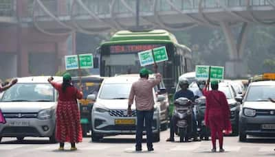 'Red Light On-Gaadi Off' Campaign Against Pollution Commences In Delhi