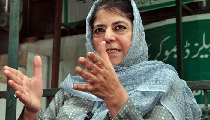 Mehbooba Mufti Warns Govt Against Pressuring Non-Local Laborers To Leave Kashmir Mehbooba Mufti Warns Govt Against Pressuring Non-Local Laborers To Leave Kashmir