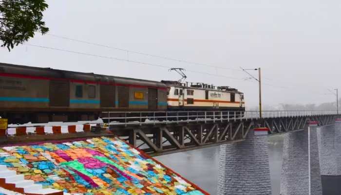 Cyclone Dana: Flight, Train Services Resume In Bhubaneswar Cyclone Dana: Flight, Train Services Resume In Bhubaneswar