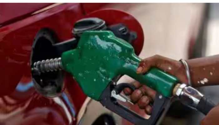 OMCs' Operating Profit To Drop By 30% In FY25 Amid Diesel Spread Softening: Crisil Reports