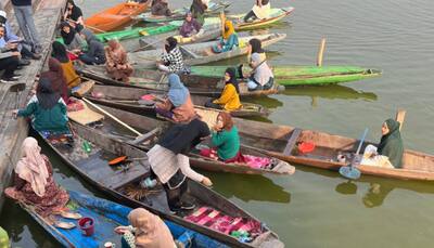 Srinagar Hosts First All-Women Traditional Boat Race On Dal Lake