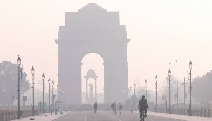 Delhi Air Quality Remains 'Very Poor' In Several Areas, Dense Smog Engulfs Parts Of City