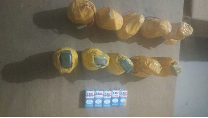 Massive Terror Plot Foiled in Pulwama, Suspect Caught With 10 Grenades, Pistol Massive Terror Plot Foiled in Pulwama, Suspect Caught With 10 Grenades, Pistol