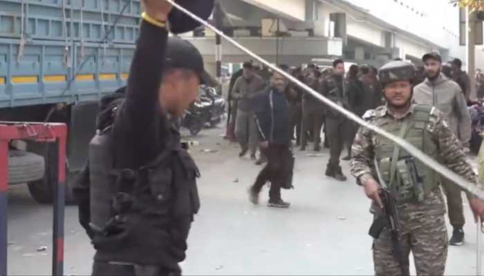 12 Injured In Grenade Attack At Sunday Market In J&K's Srinagar 12 Injured In Grenade Attack At Sunday Market In J&K's Srinagar