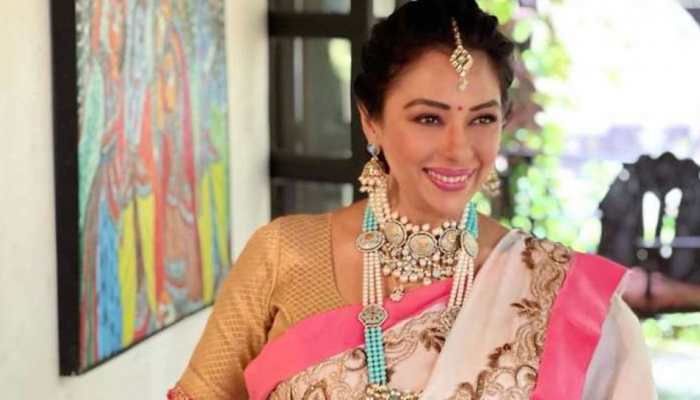 Rupali Ganguly Is Unaffected With All The Claims By Her Stepdaughter Esha Verma As She Dances Her Heart Out, 'Positivity Always' Rupali Ganguly Is Unaffected With All The Claims By Her Stepdaughter Esha Verma As She Dances Her Heart Out, 'Positivity Always'
