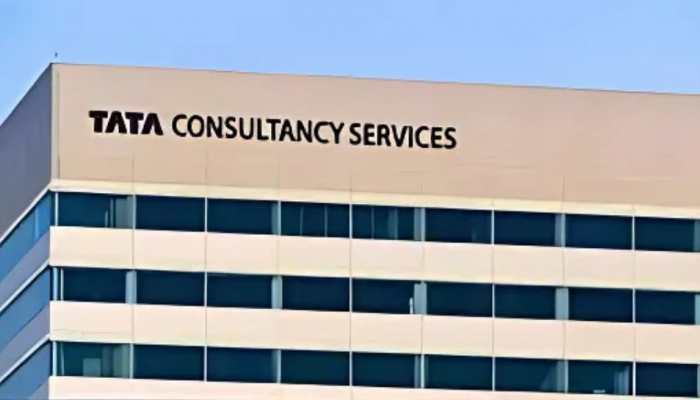 TCS In Trouble? Tata Firm Cuts Variable Pay For Senior Employees; Know How IT Giant Pays Variable Compensation 