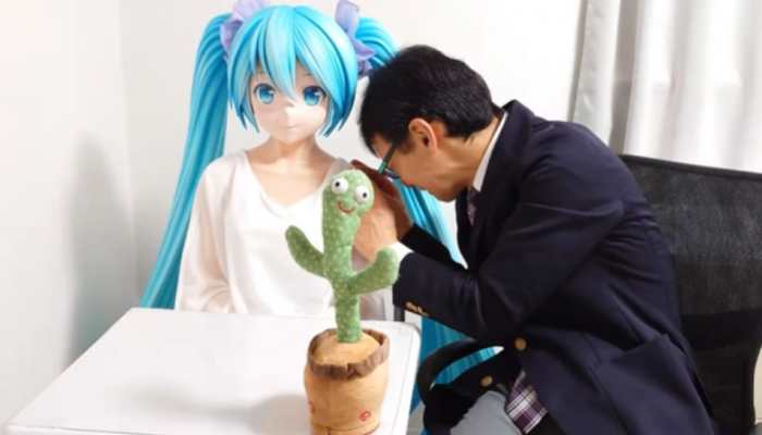 ' Fictosexual ' : Japanese Man Celebrates 6 Years Anniversary With His Virtual Wife
