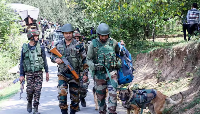 Gunfight Erupts In Kupwara’s Nagmarg Forests; 2-3 Terrorists Believed To Be Trapped Gunfight Erupts In Kupwara’s Nagmarg Forests; 2-3 Terrorists Believed To Be Trapped
