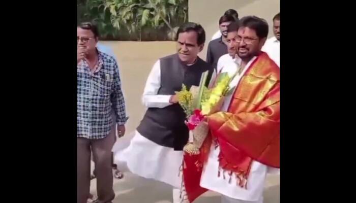 Maharashtra BJP Leader Raosaheb Danve Kicks Man in Viral Video, Claims He’s '30-Year Old Friend'