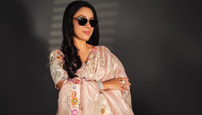 Rupali Ganguly Posts Cryptic Messages Amid Defamation Row With Stepdaughter