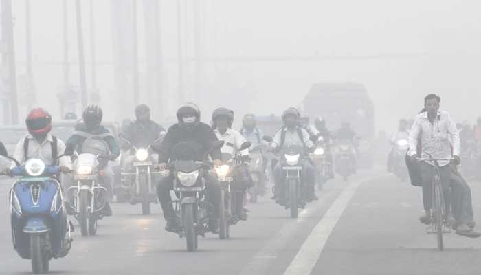 Delhi Air Pollution Turns Severe, GRAP-III Restrictions Imposed - Construction Halted, Buses Banned Delhi Air Pollution Turns Severe, GRAP-III Restrictions Imposed - Construction Halted, Buses Banned