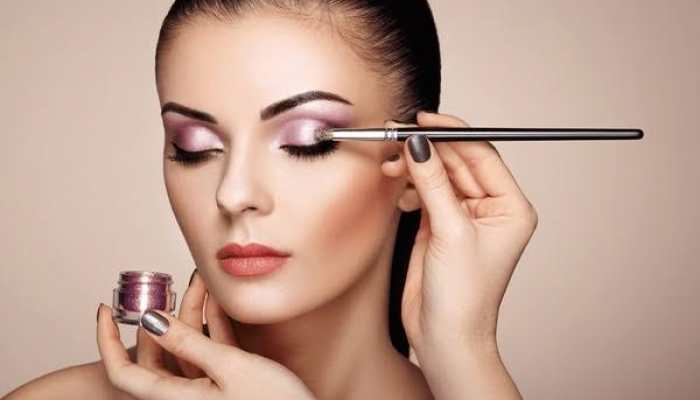Shade Your Way to Beauty with Eyeshadows Pallets