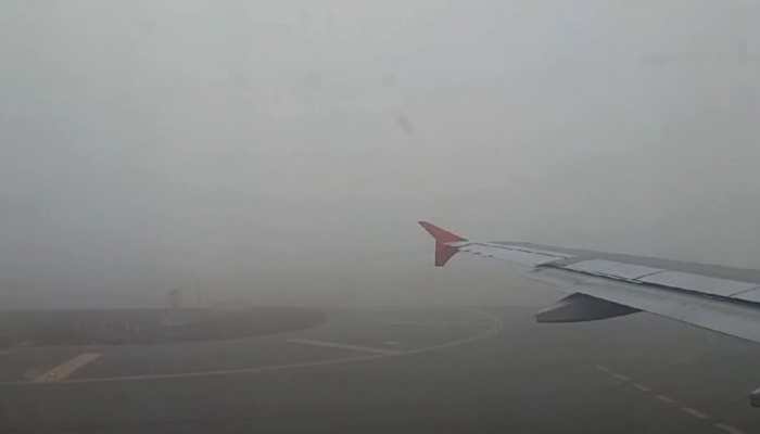 Advisory For Flyers! Delhi Airport Activates Low-visibility Measures; Indigo, Spicejet Indicate Flight Delays Advisory For Flyers! Delhi Airport Activates Low-visibility Measures; Indigo, Spicejet Indicate Flight Delays